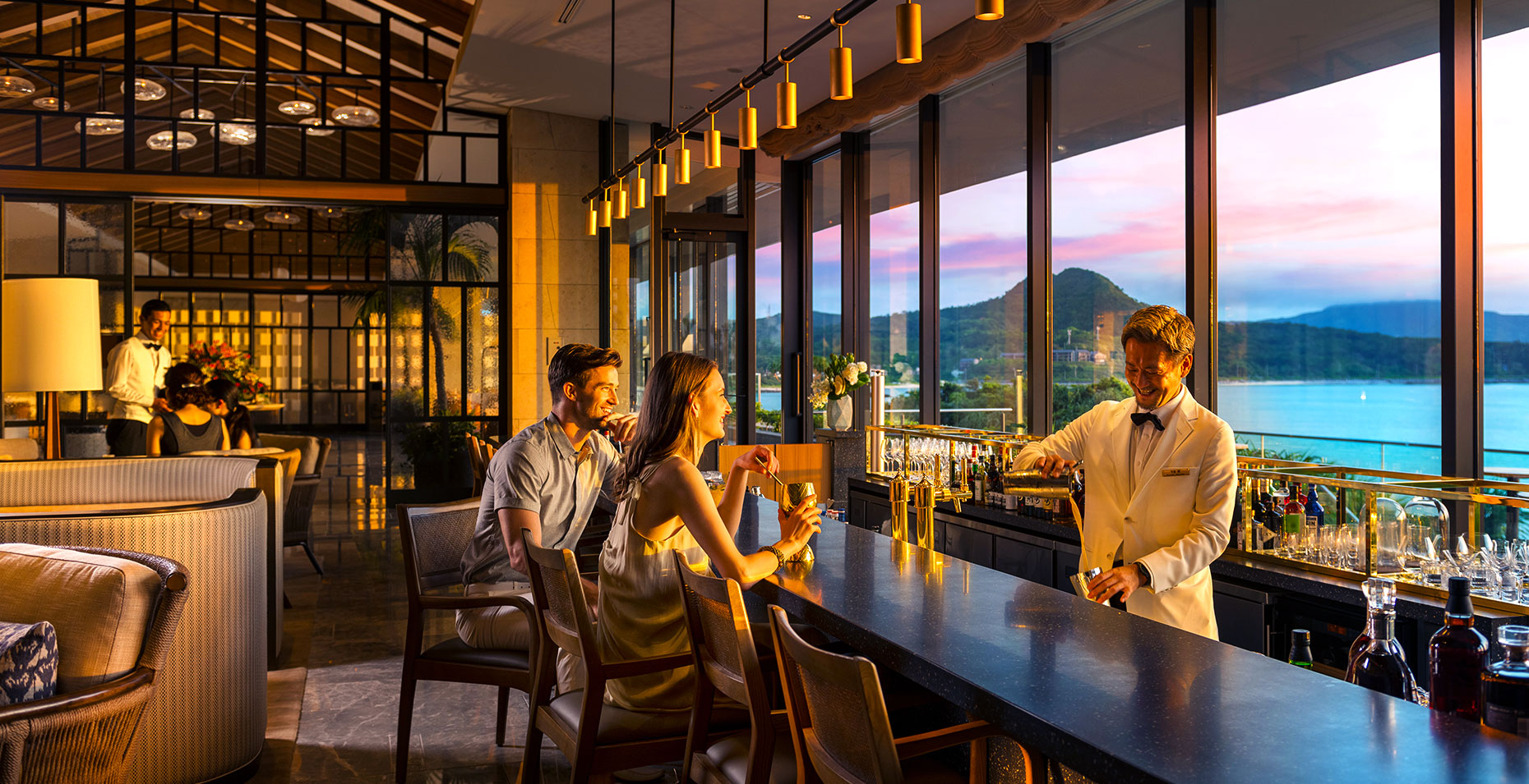 Hotel exterior (image)